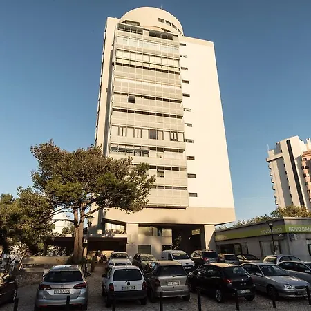 - Avenida Infante D. Henrique Cascais