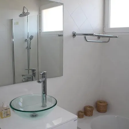 Apartment - Avenida Infante D. Henrique *